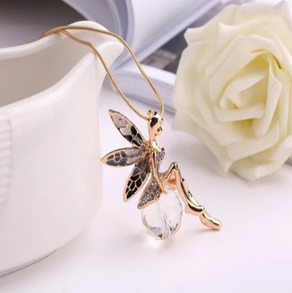 Gorgeous 18" ๐Tinkerbell ๐ Necklace - Picture 4 of 4